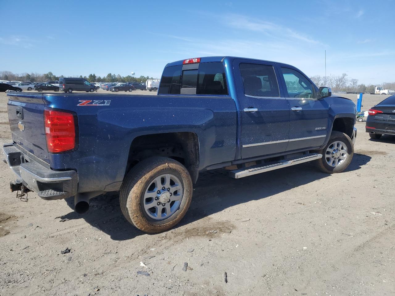 2015 Chevrolet Silverado - Image 3