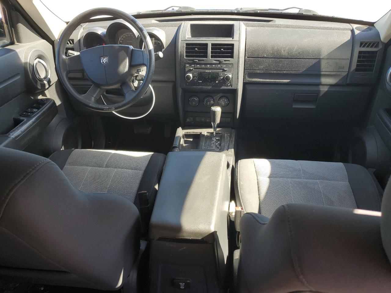 2008 Dodge Nitro - Image 8