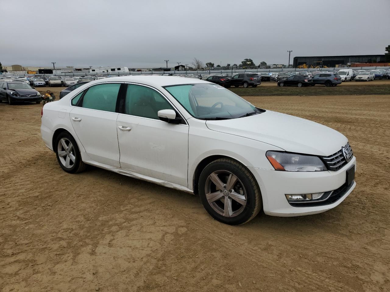 2015 Volkswagen Passat - Image 4