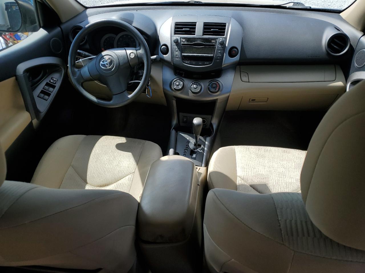 2010 Toyota RAV 4 - Image 8