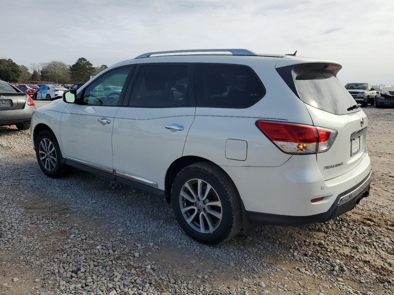 2013 Nissan Pathfinder - Image 2