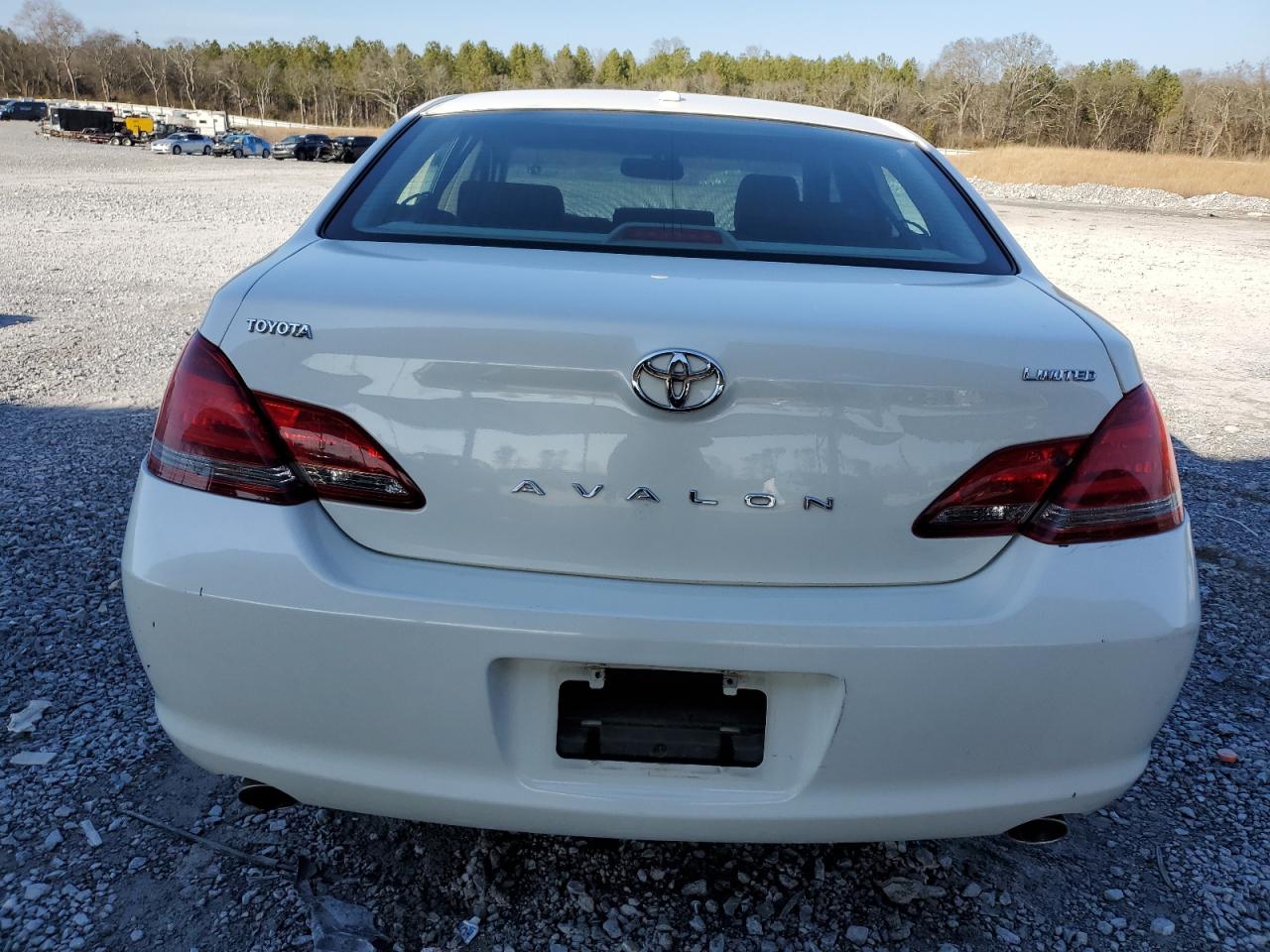 2009 Toyota Avalon - Image 6