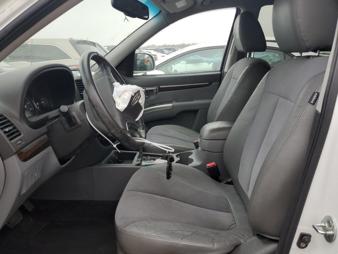 2010 Hyundai Santa Fe - Image 7