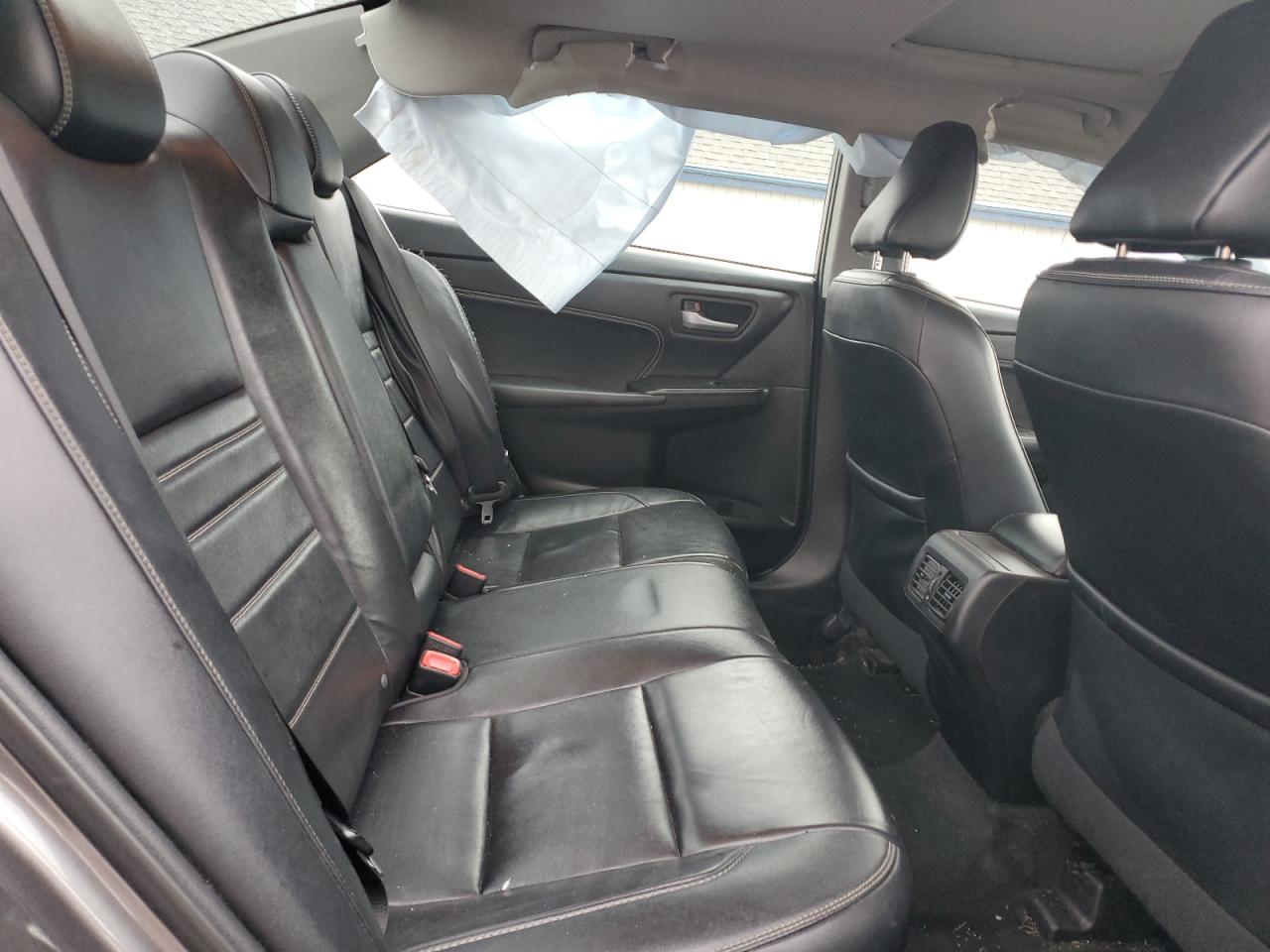 2017 Toyota Camry - Image 10