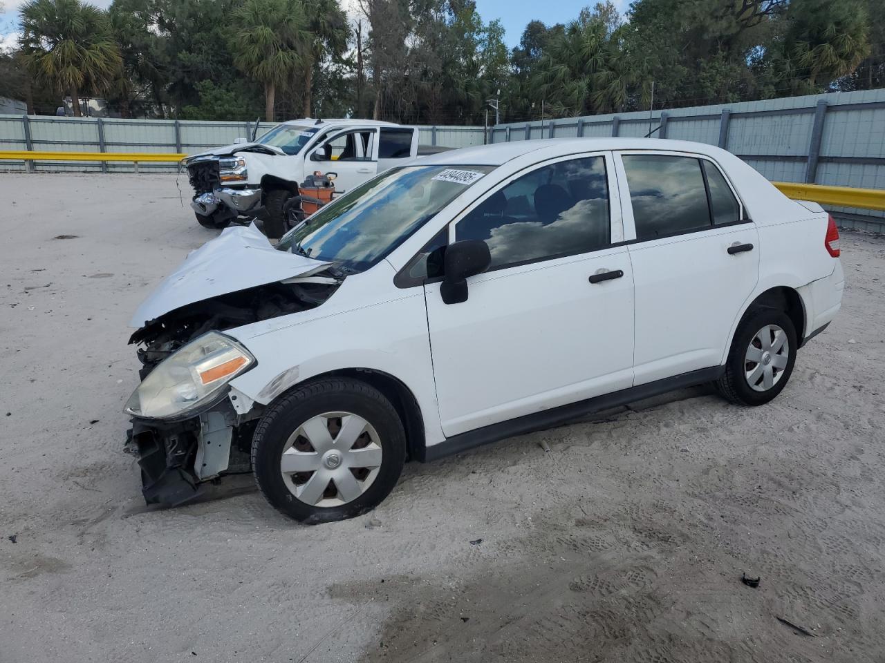 2009 Nissan Versa - Image 1