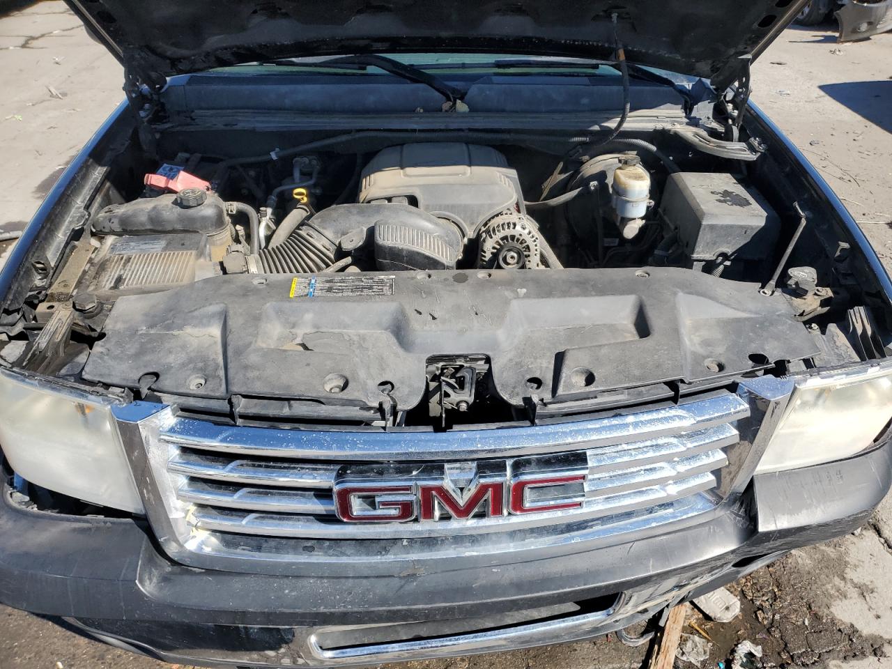 2010 GMC Sierra - Image 11