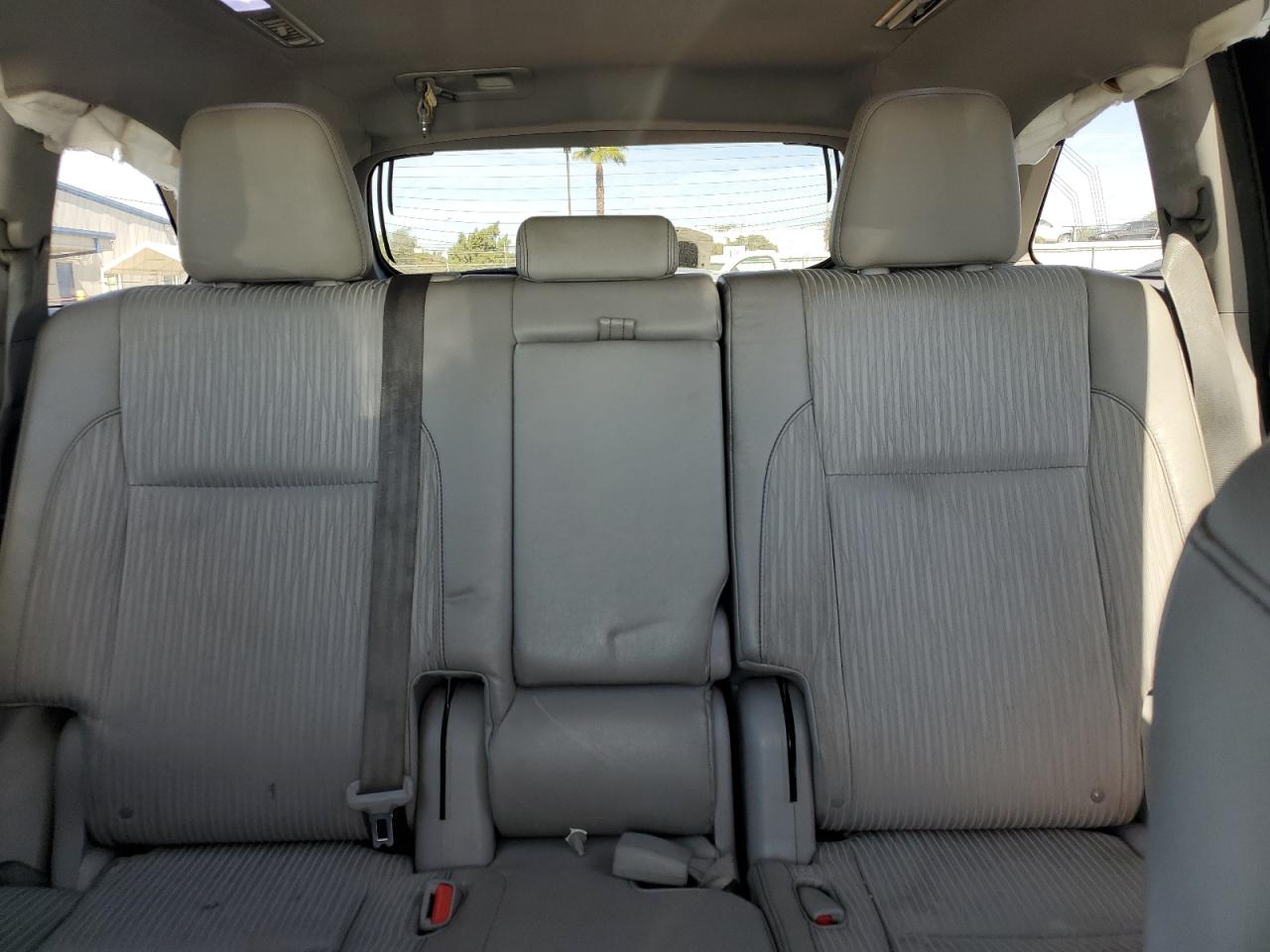 2015 Toyota Highlander - Image 10