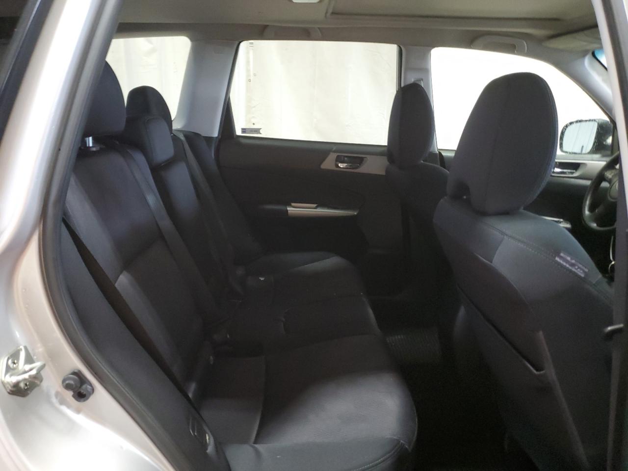 2010 Subaru Forester - Image 11