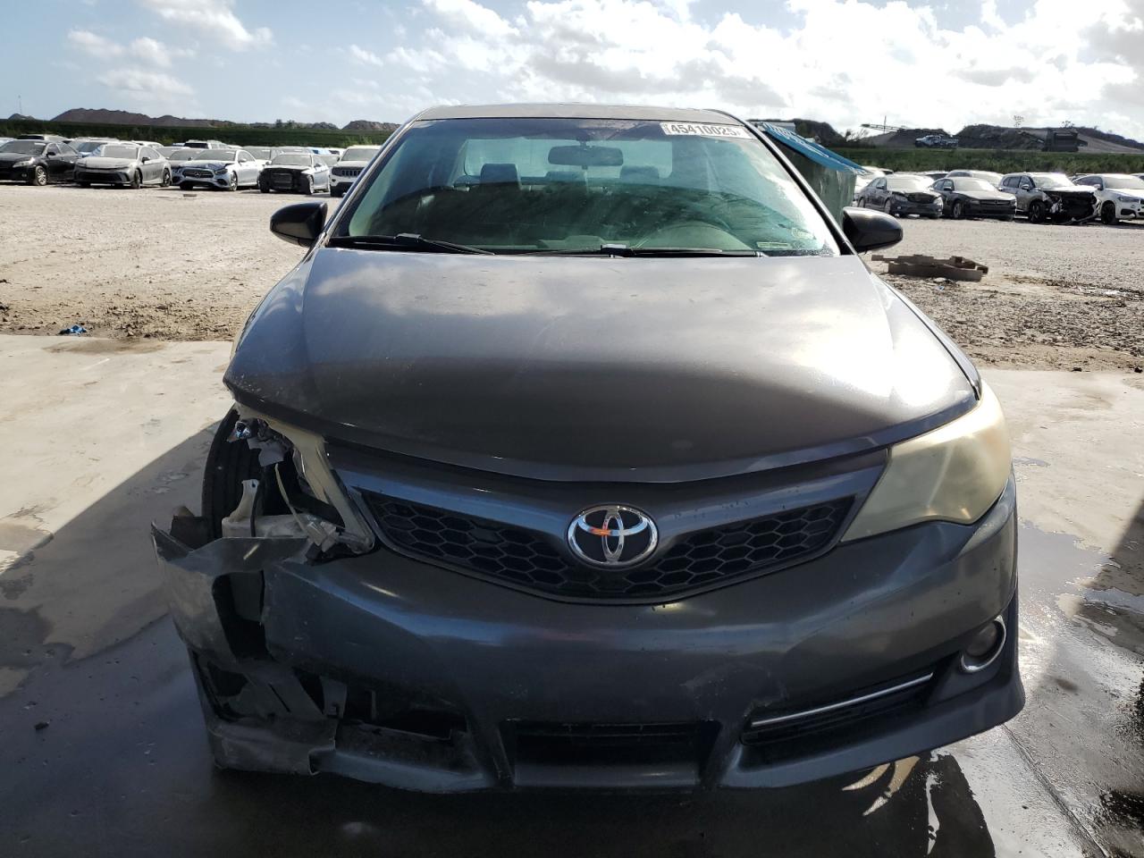 2012 Toyota Camry - Image 5
