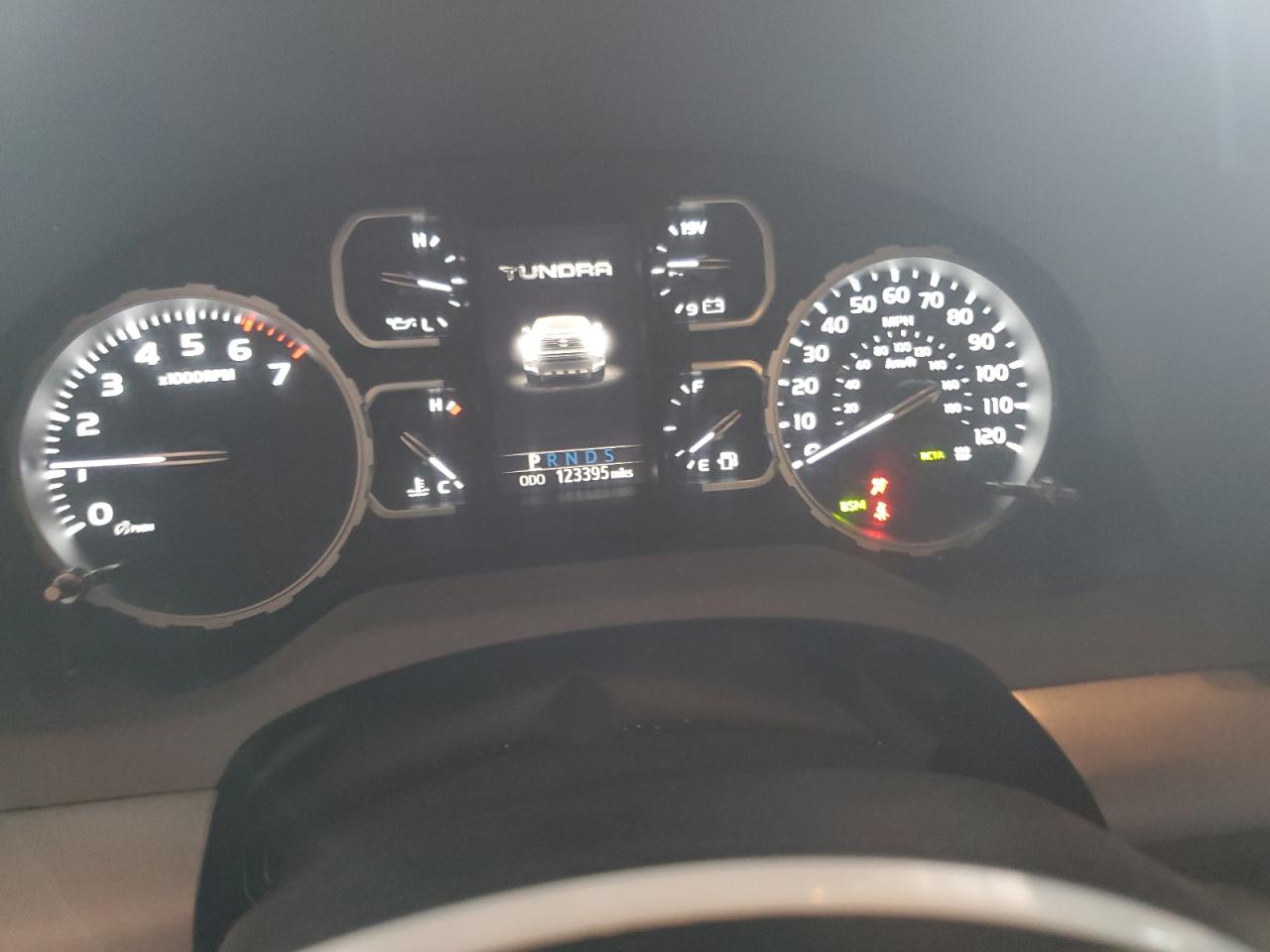 5TFRY5F15JX235273 TOYOTA TUNDRA 2018
