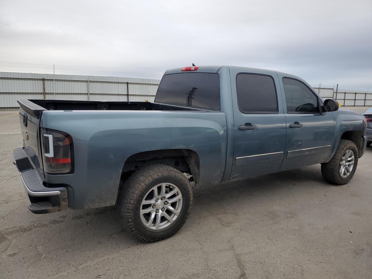 2012 Chevrolet Silverado - Image 3