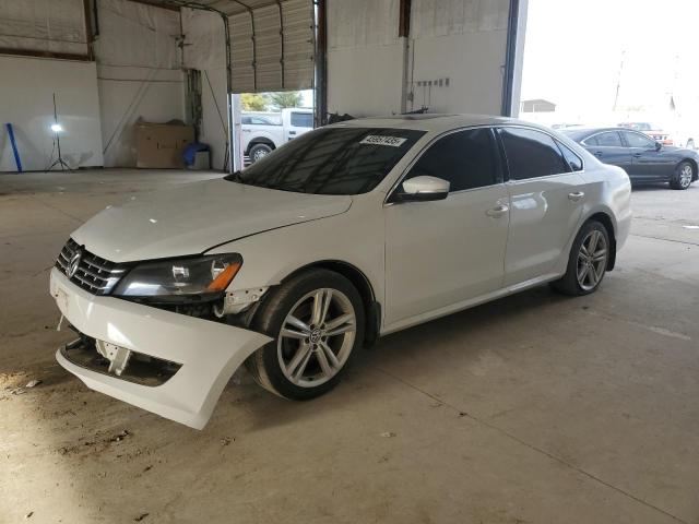 Sedans VOLKSWAGEN PASSAT 2014 Biały