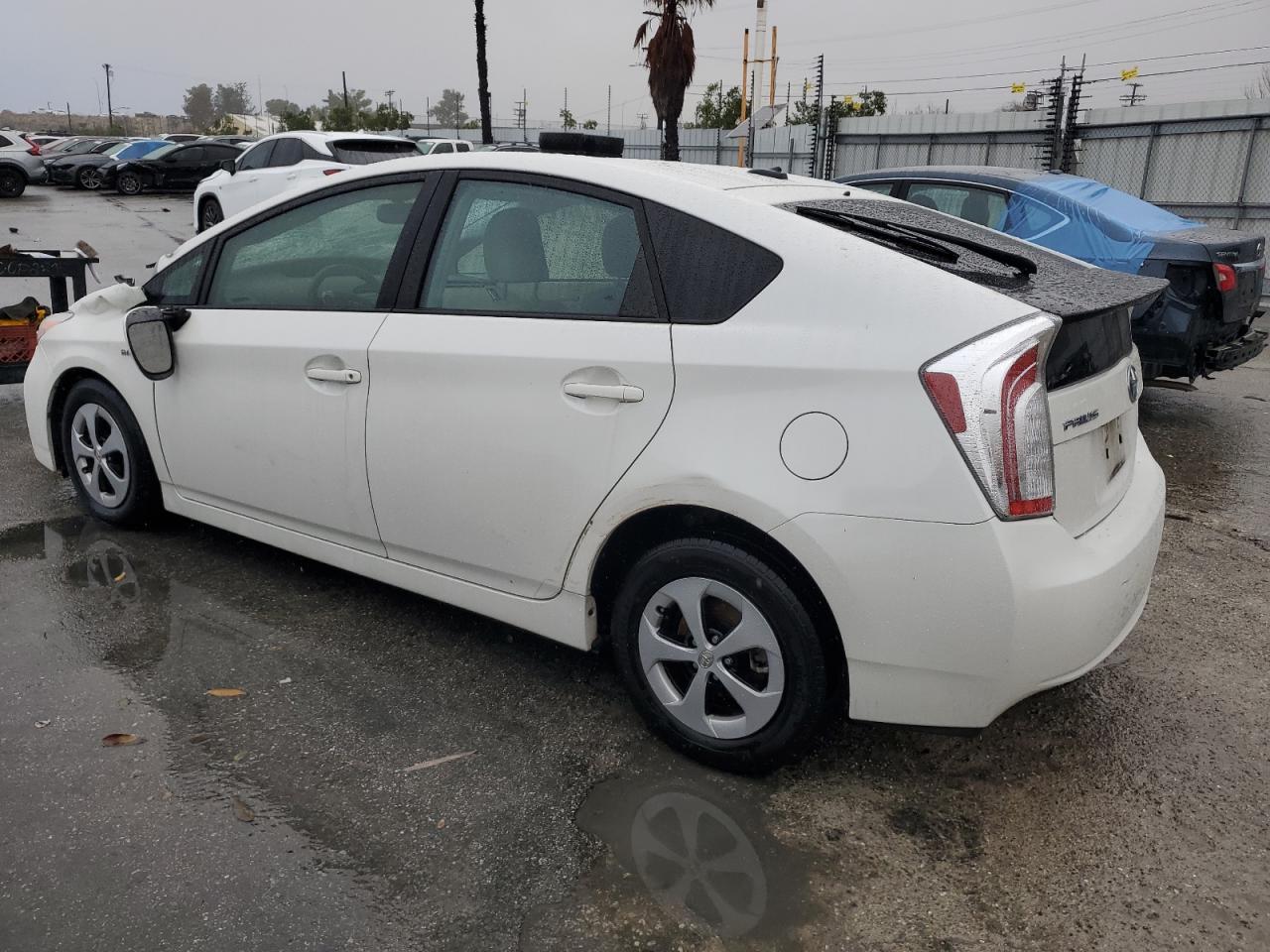 2014 Toyota Prius - Image 2