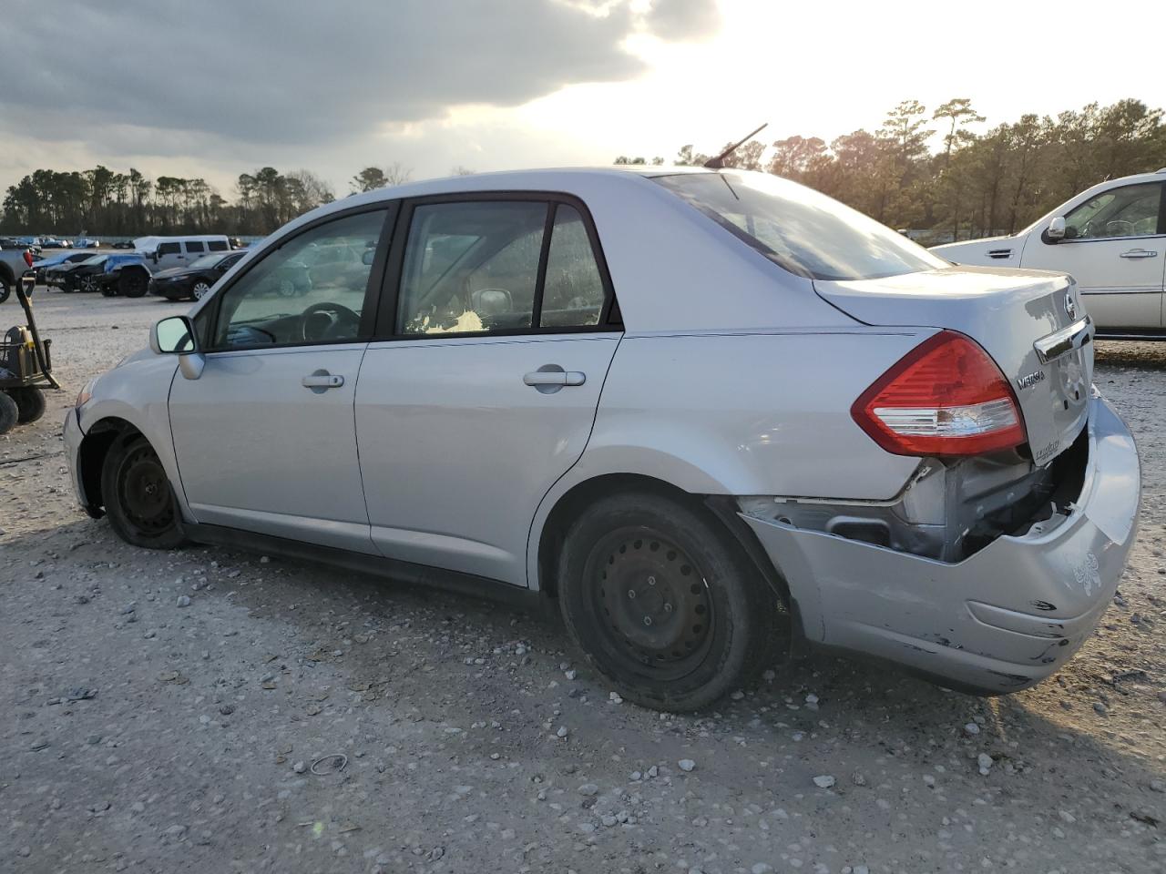 2009 Nissan Versa - Image 2
