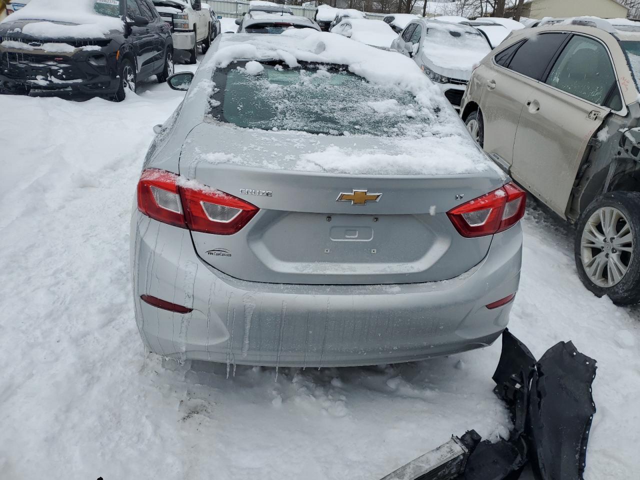 2016 Chevrolet Cruze - Image 6