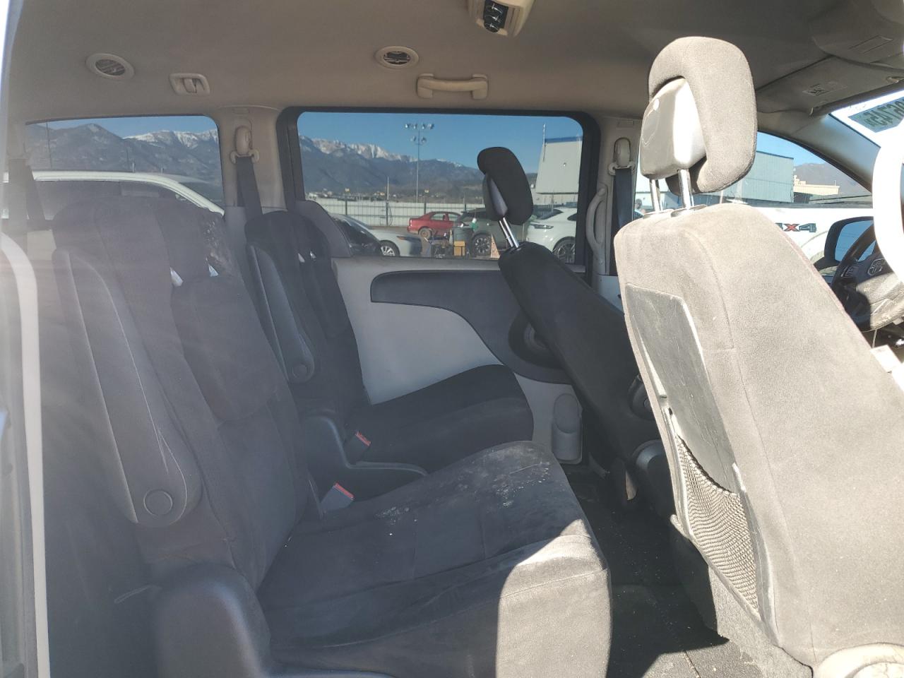 2011 Dodge Caravan - Image 11