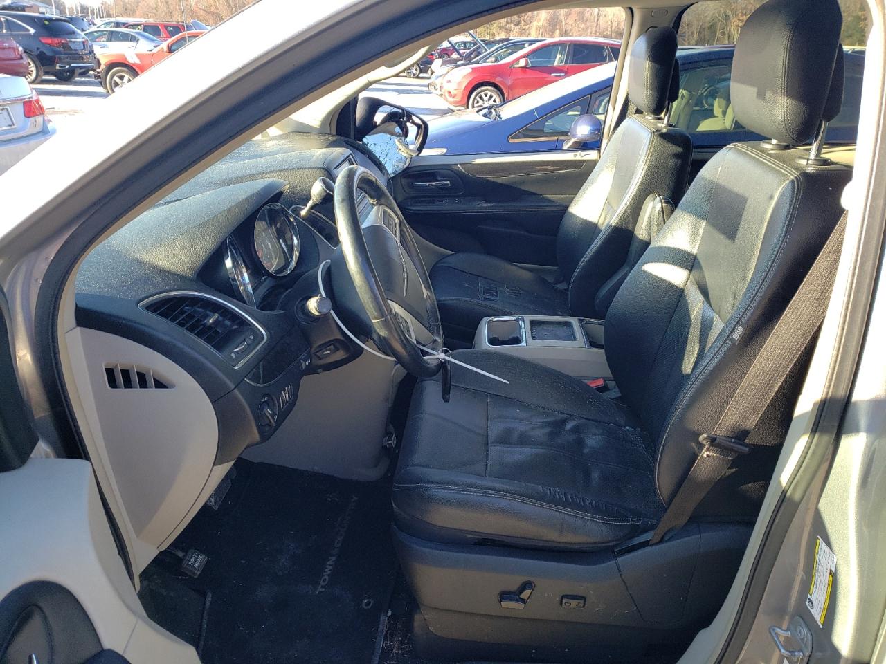2014 Chrysler Town & Country - Image 7