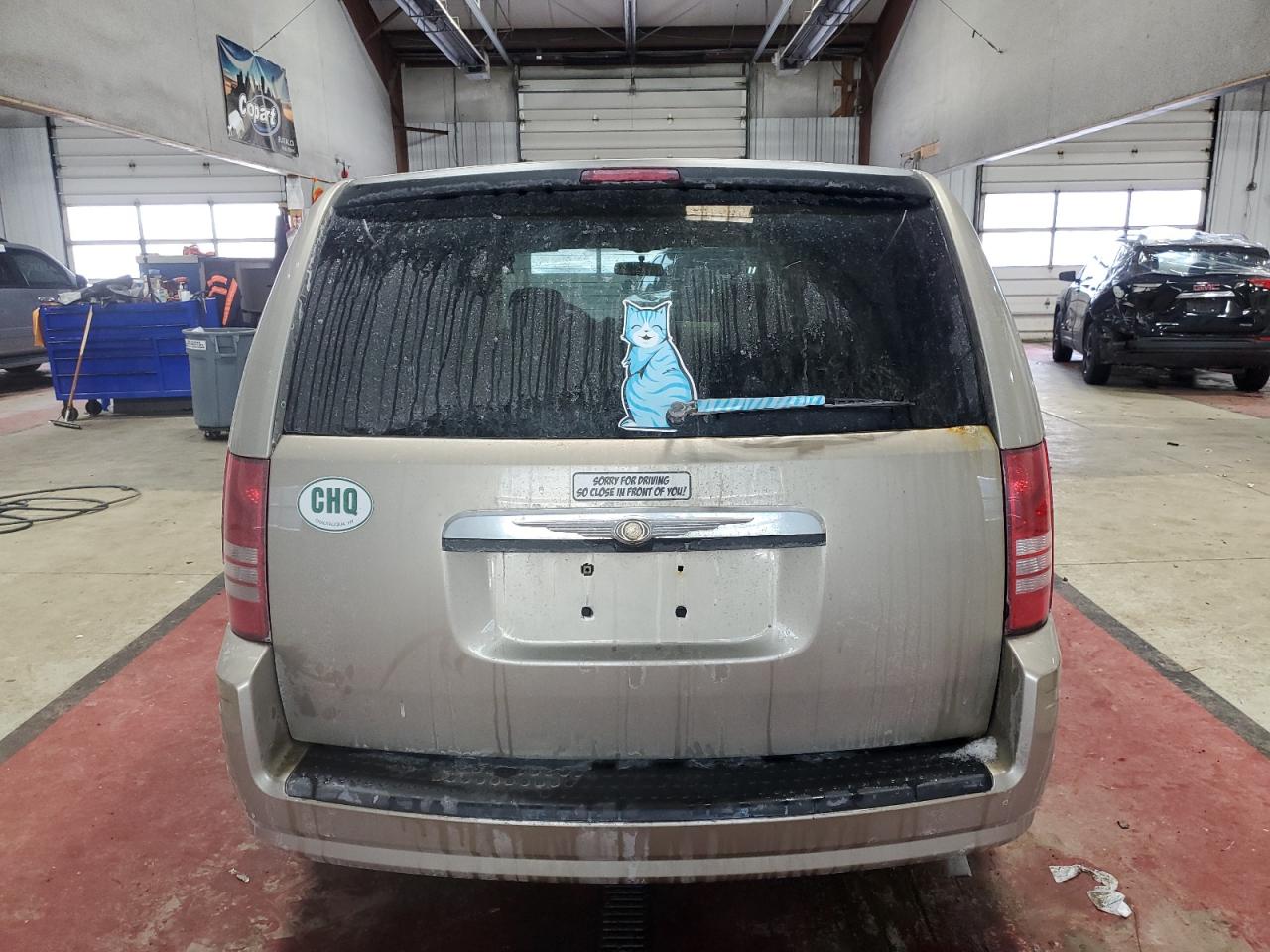 2009 Chrysler Town & Country - Image 6