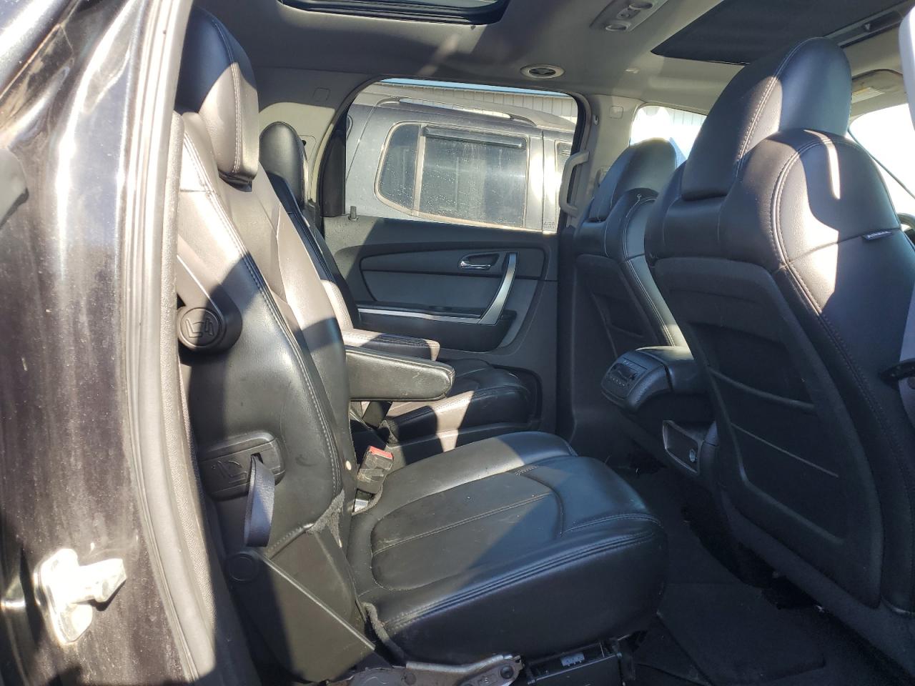 2009 GMC Acadia - Image 11