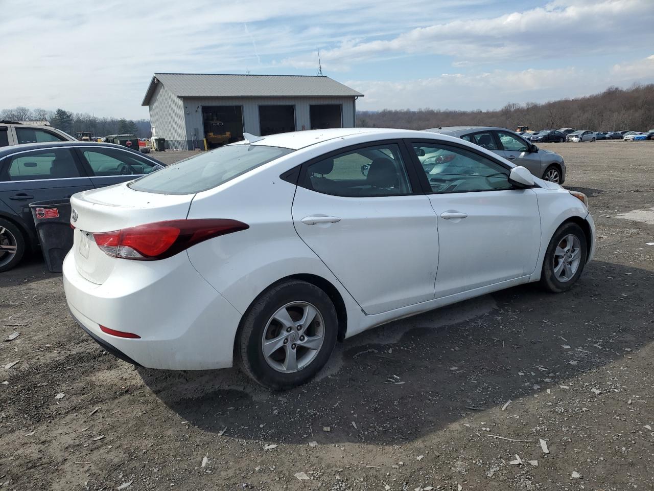 2015 Hyundai Elantra - Image 3