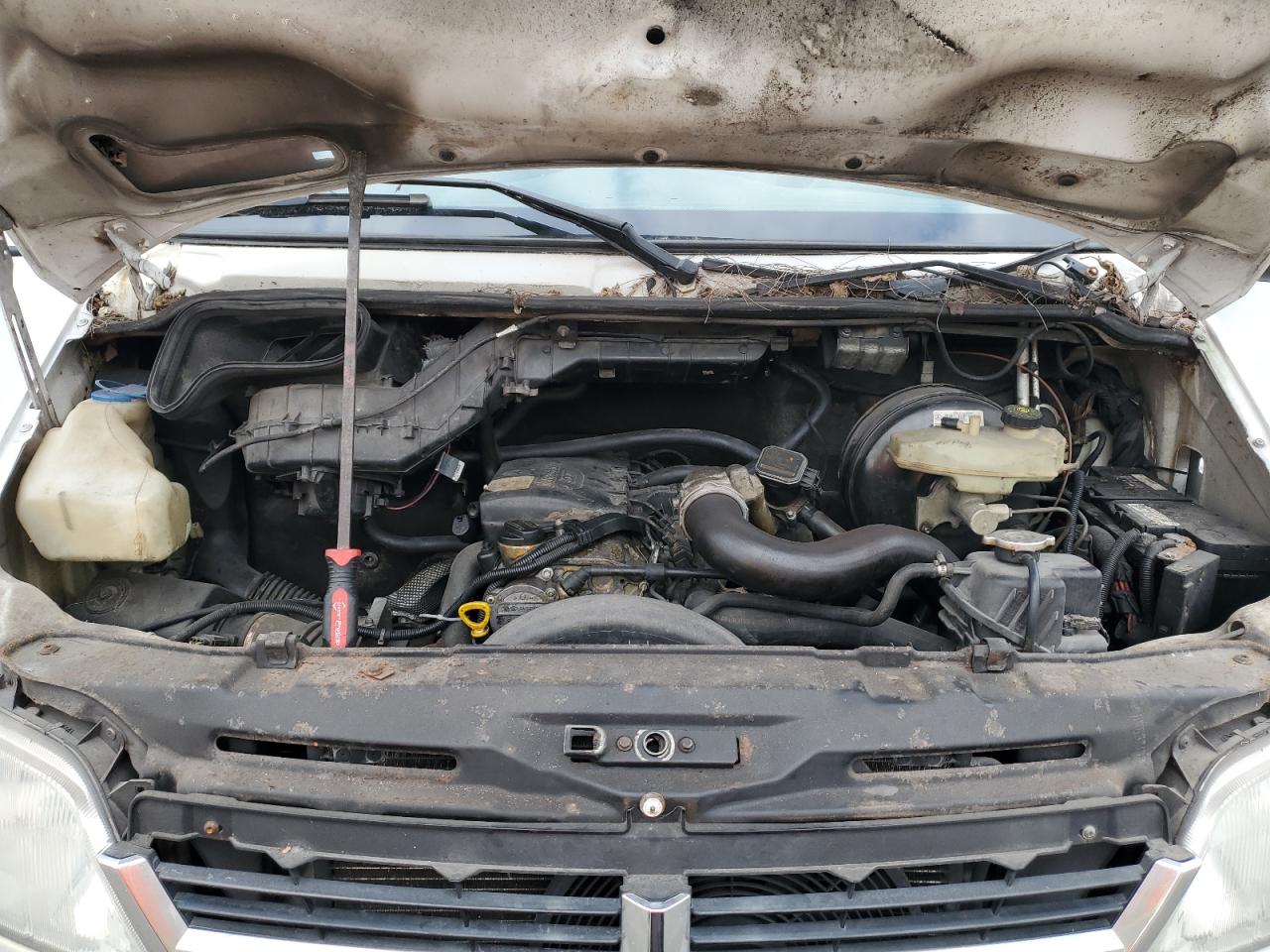 2005 Dodge Sprinter - Image 12