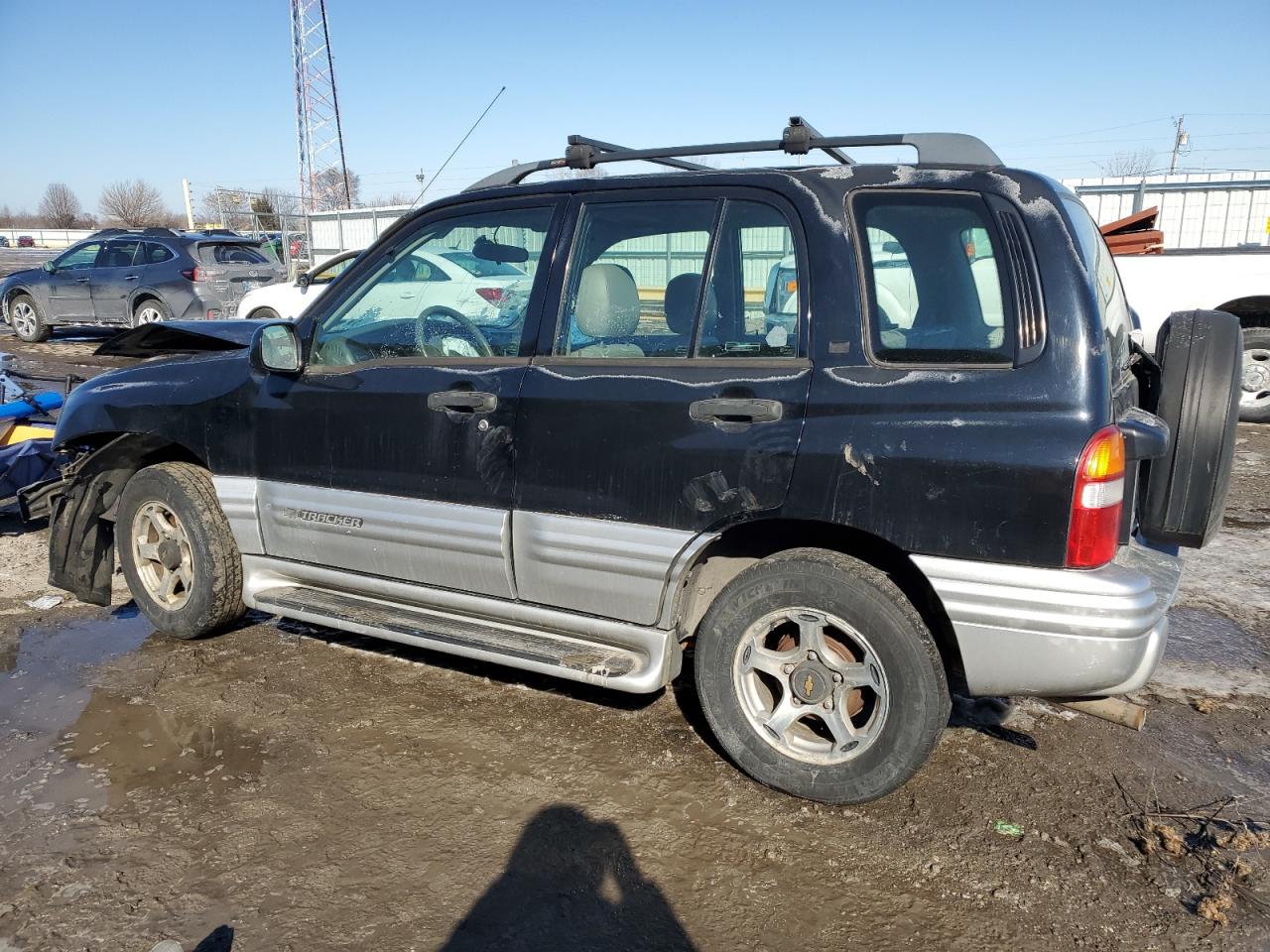 2001 Chevrolet Tracker - Image 2