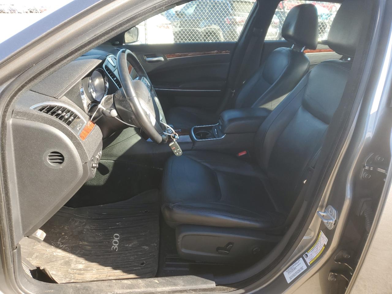 2012 Chrysler 300 - Image 7