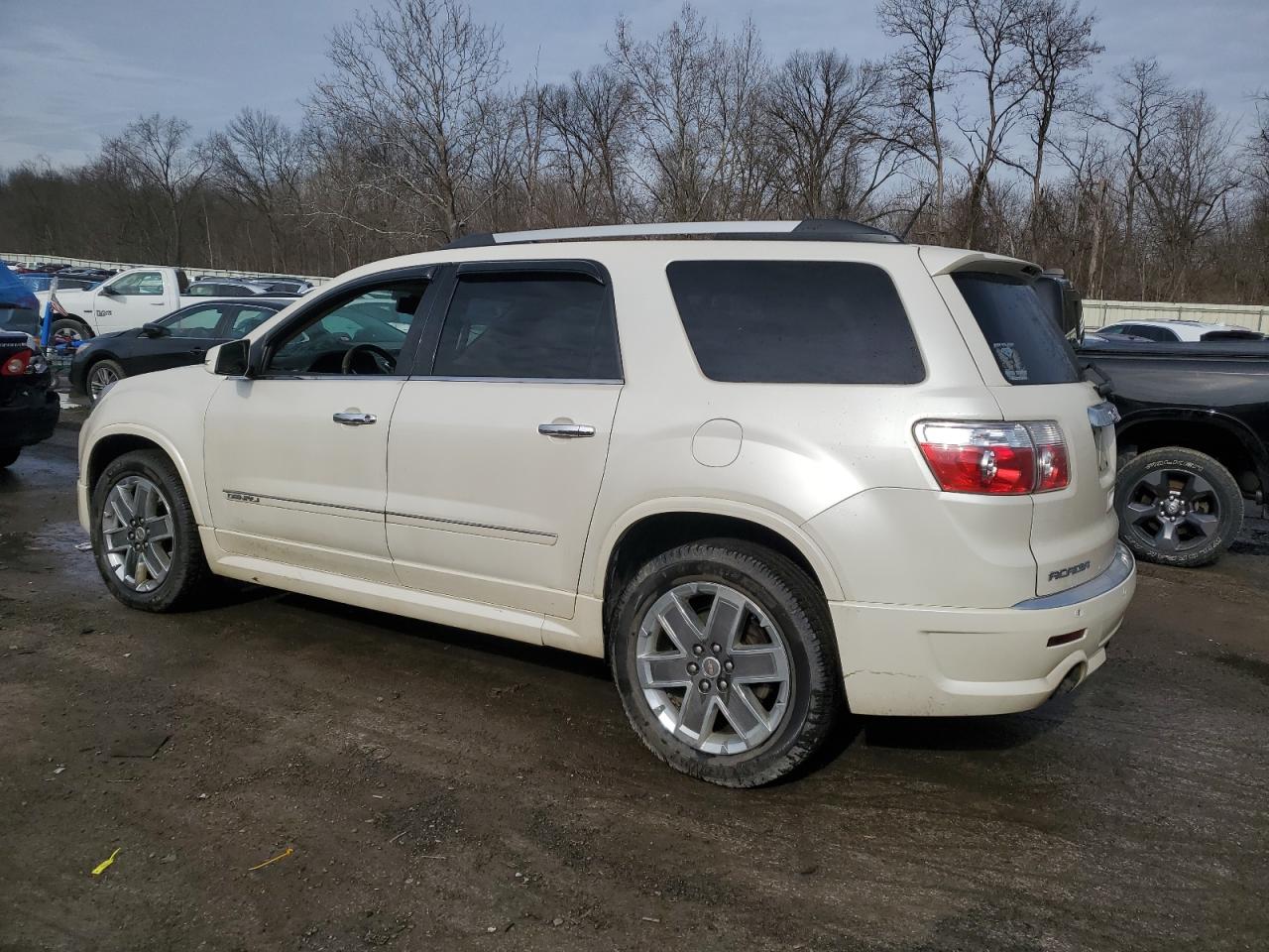 2011 GMC Acadia - Image 2