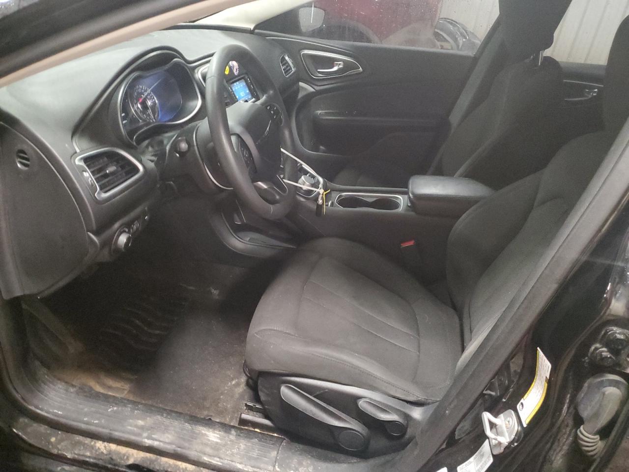 2015 Chrysler 200 - Image 7