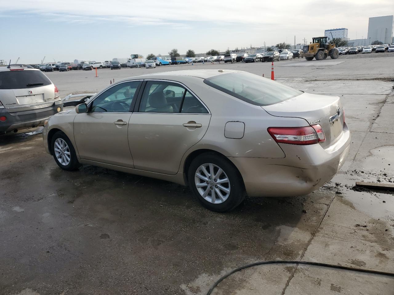 2011 Toyota Camry - Image 2