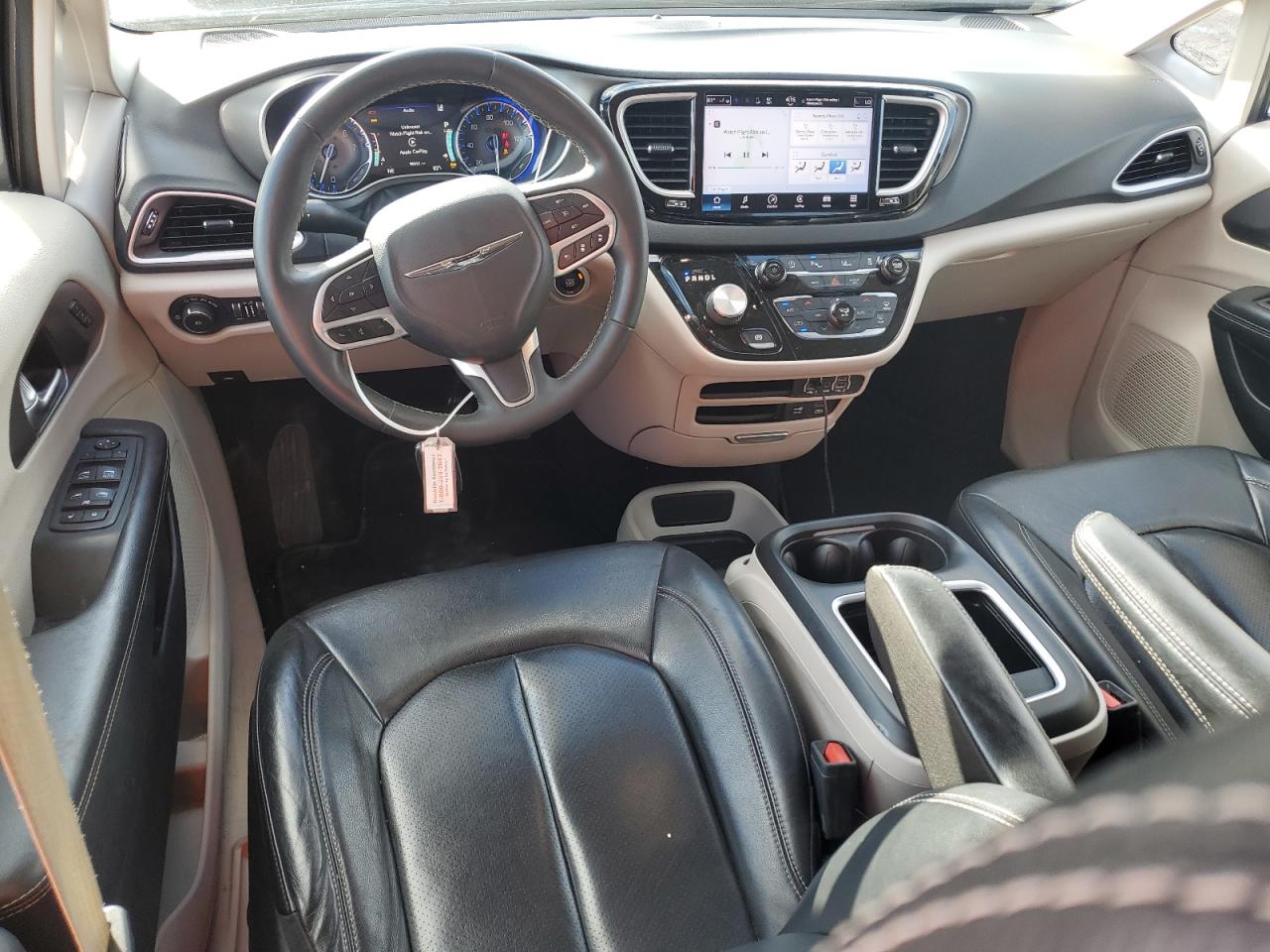 2022 Chrysler Pacifica - Image 8