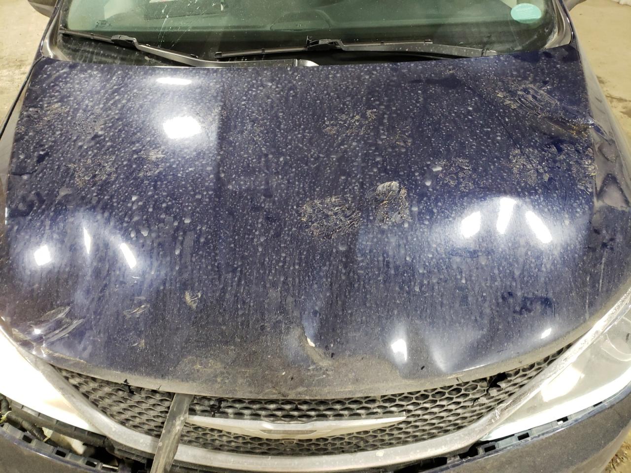 2019 Chrysler Pacifica - Image 12