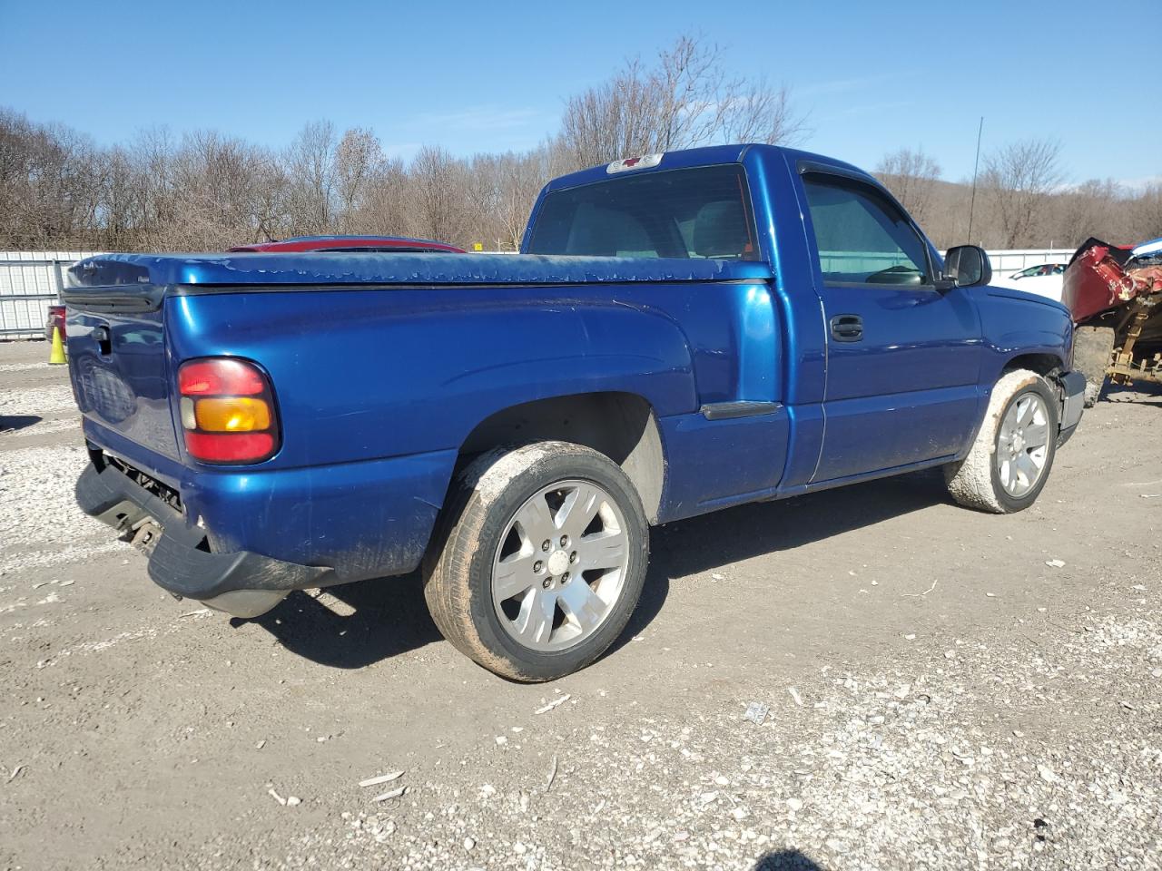 2004 Chevrolet Silverado - Image 3