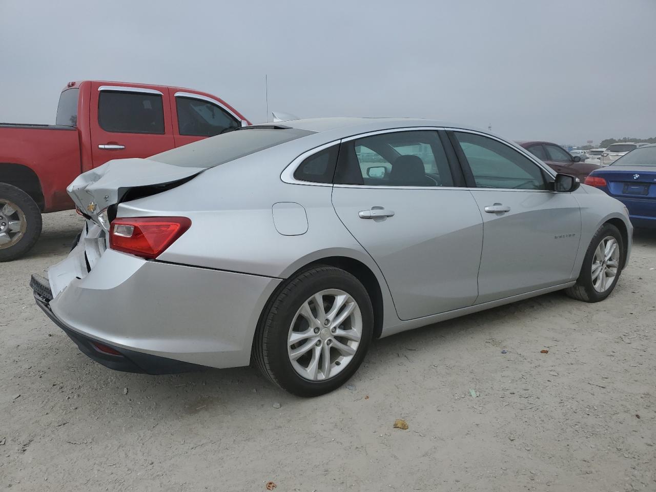 2018 Chevrolet Malibu - Image 3