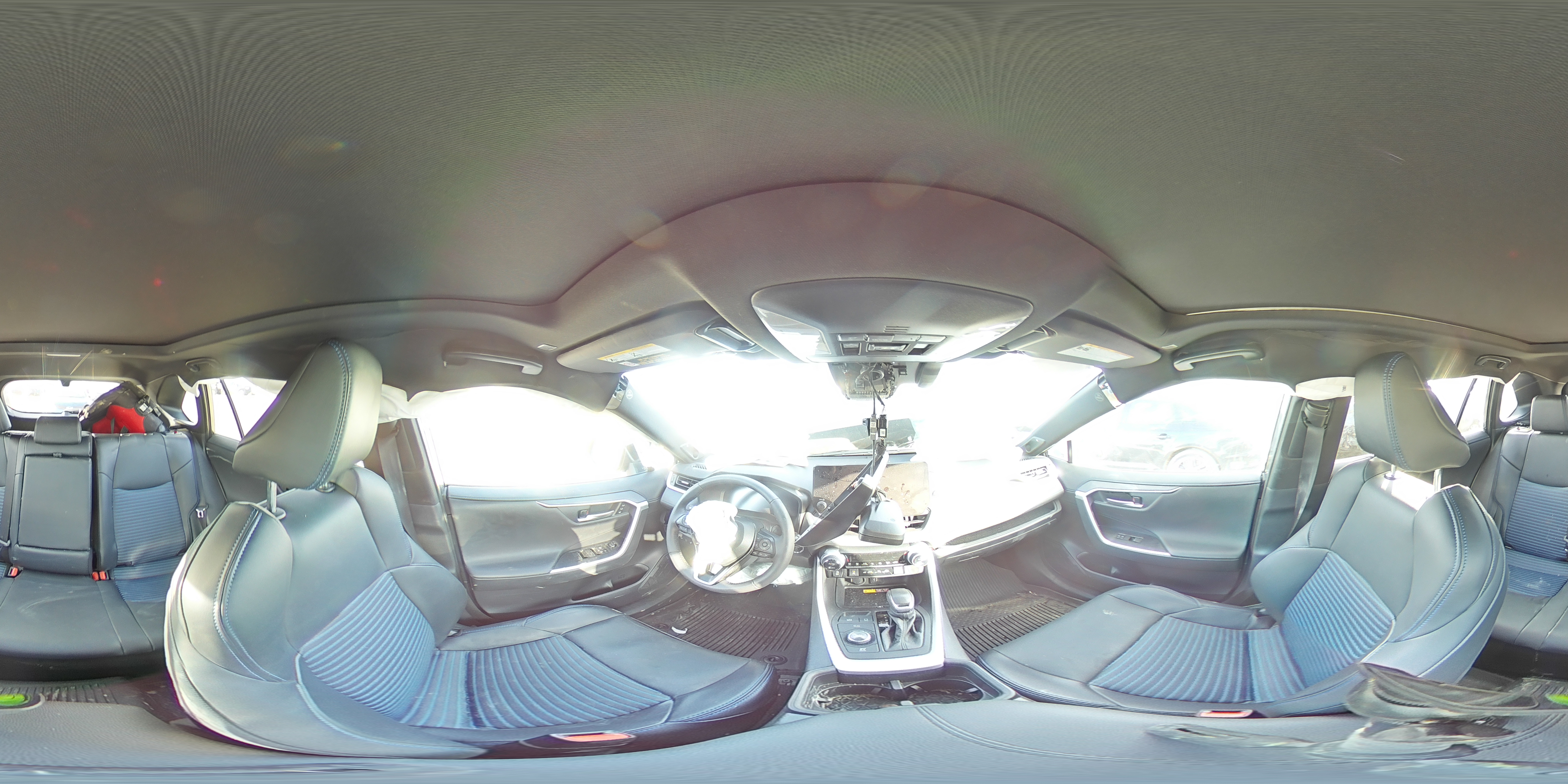 2023 Toyota RAV 4 - Image 13