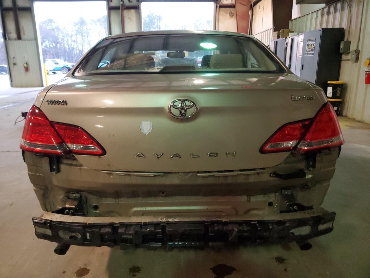 2006 Toyota Avalon - Image 6