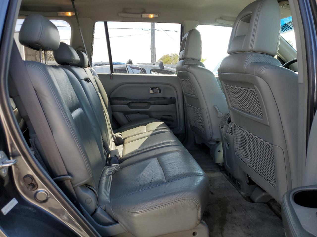 2004 Honda Pilot - Image 11