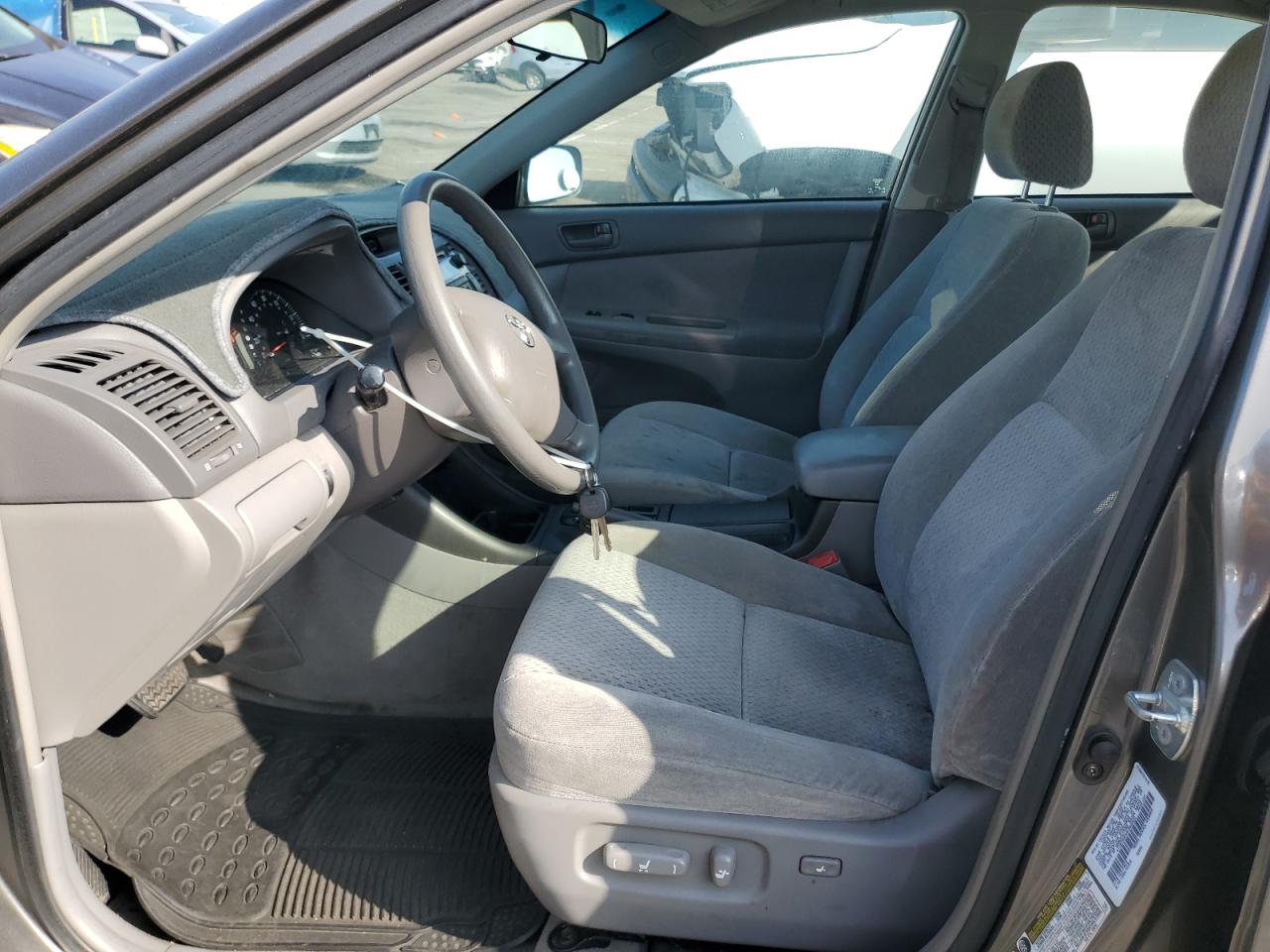 2004 Toyota Camry - Image 7