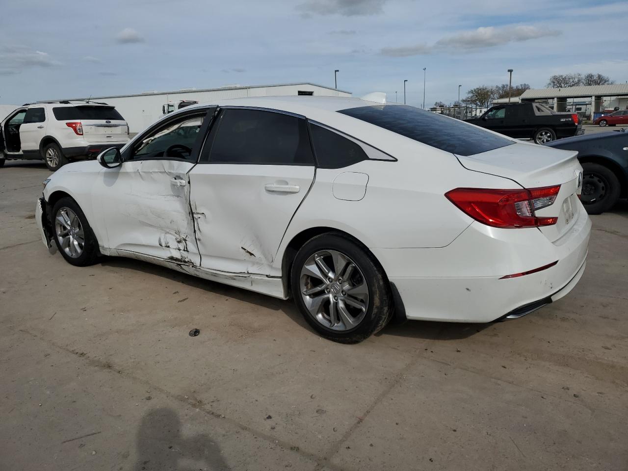 1HGCV1F14JA261441 HONDA ACCORD 2018