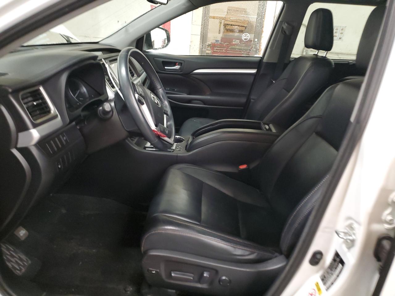 2016 Toyota Highlander - Image 7