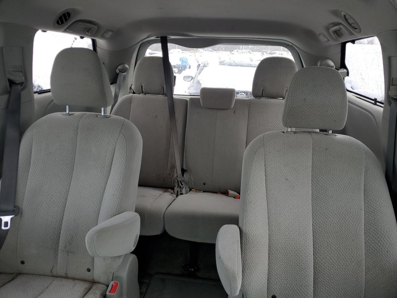 2012 Toyota Sienna - Image 10