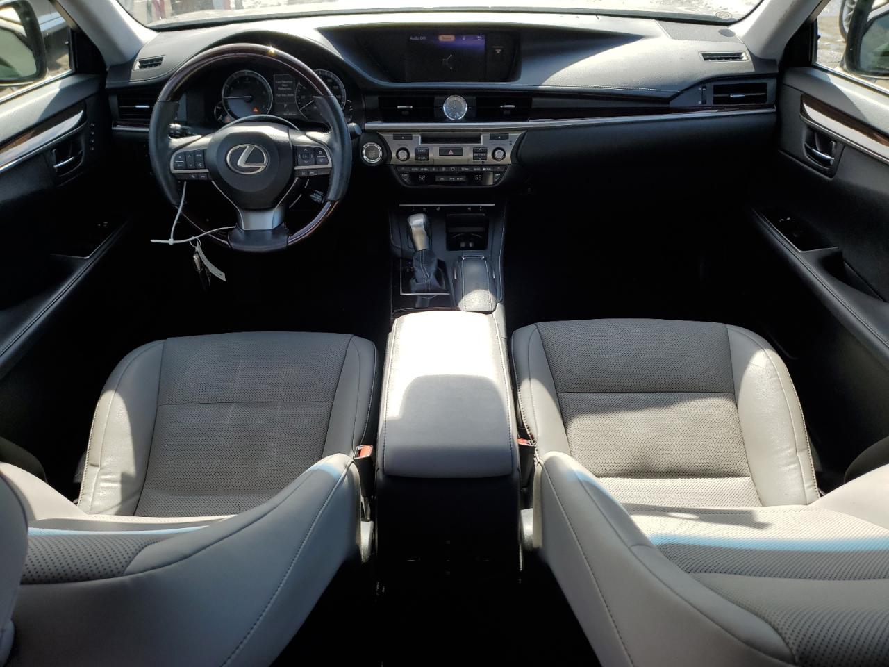 2017 Lexus ES - Image 8