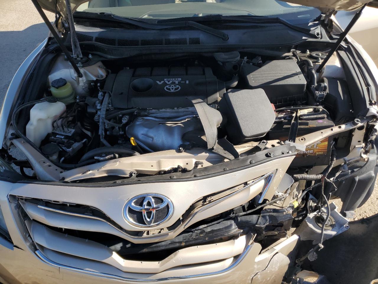2010 Toyota Camry - Image 12