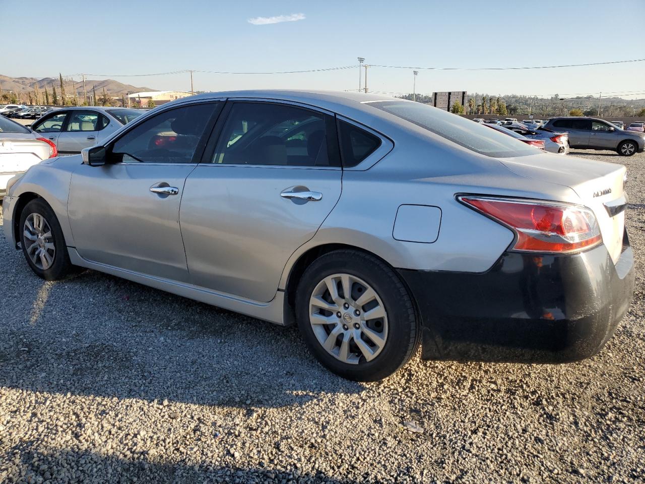 2015 Nissan Altima - Image 2