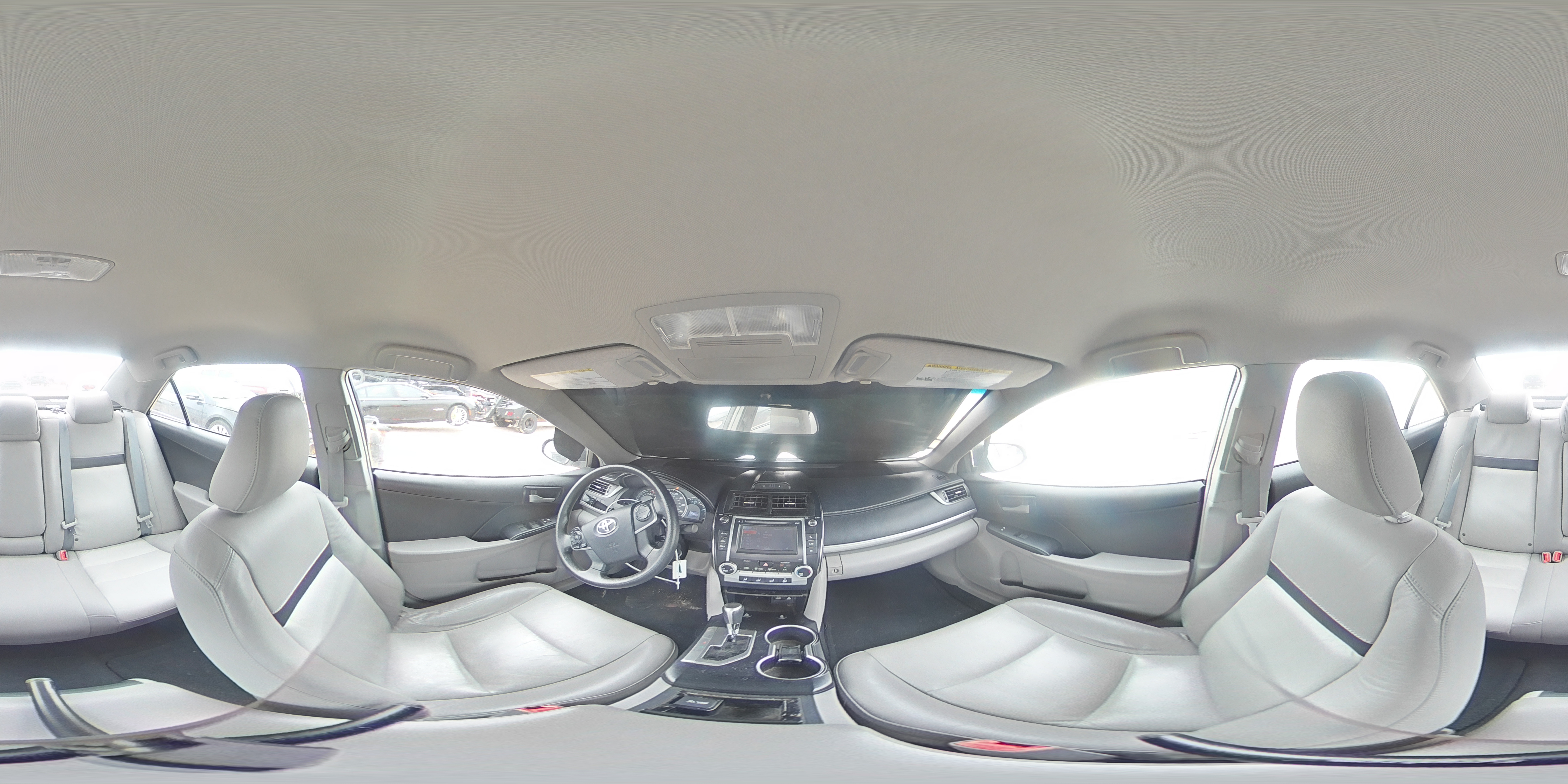 2014 Toyota Camry - Image 12