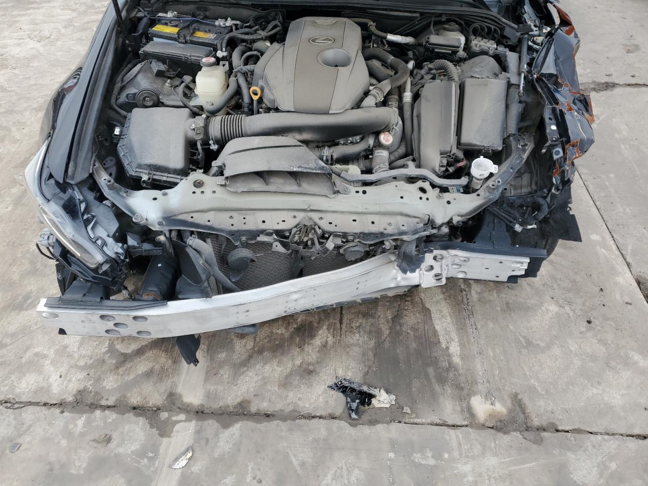 2020 Lexus IS - Image 11