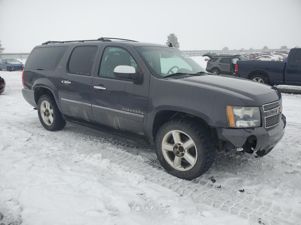 2011 Chevrolet Suburban - Image 4