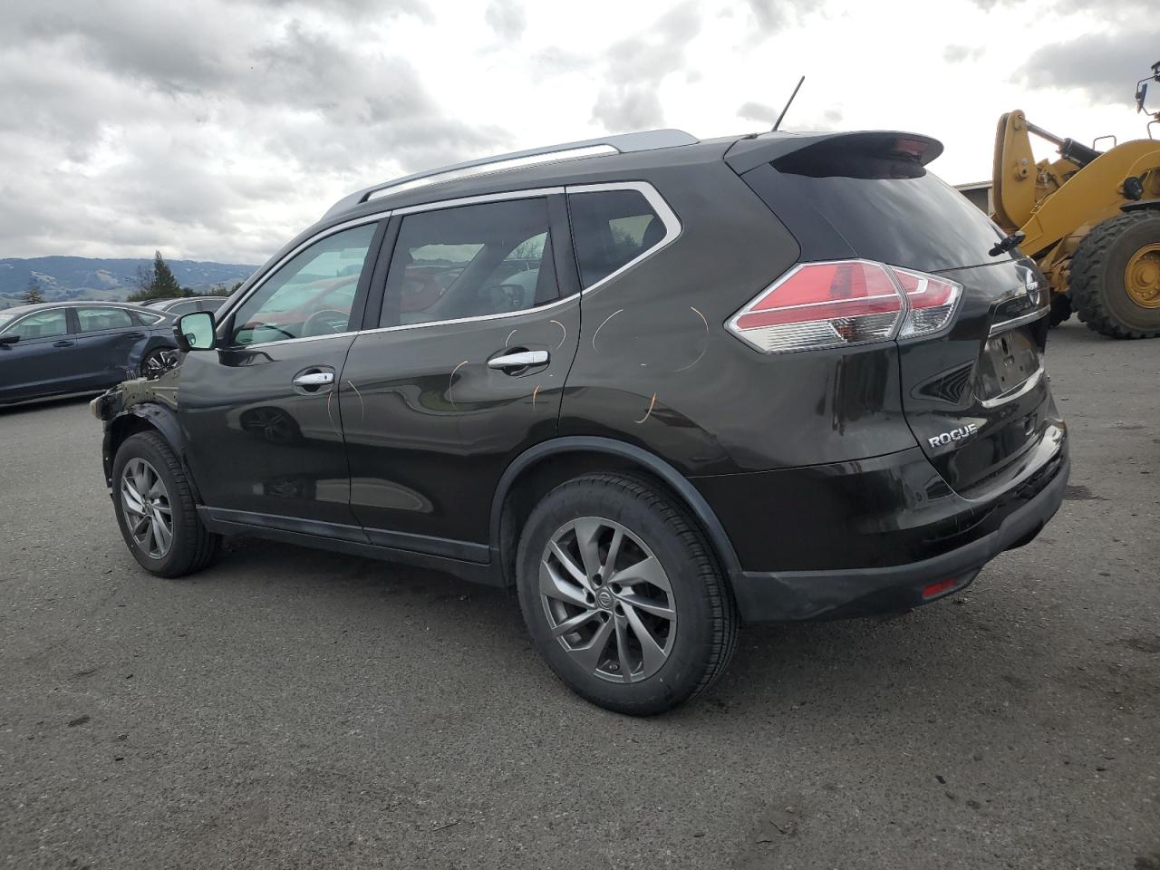 2015 Nissan Rogue - Image 2