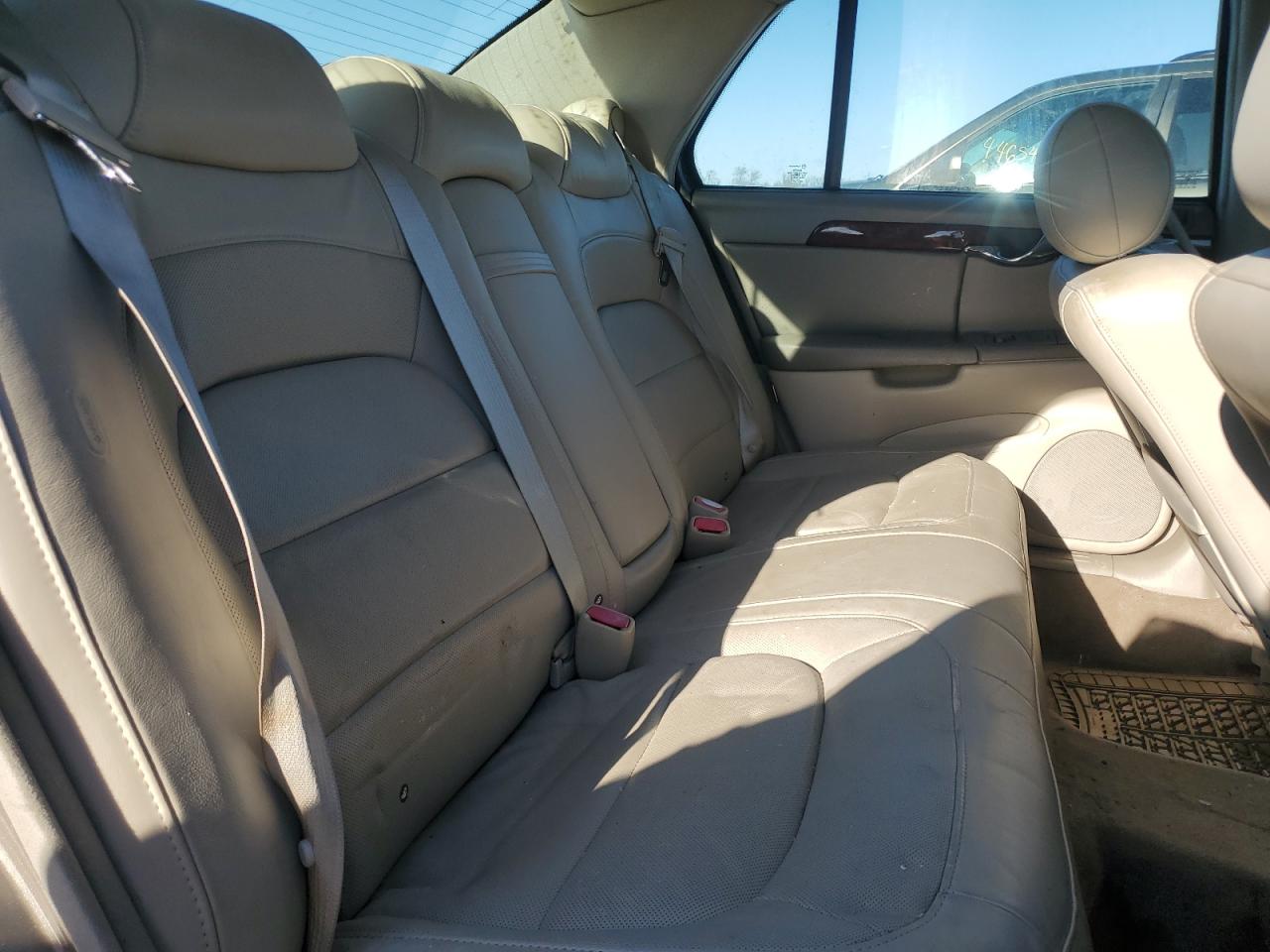 2004 Cadillac De Ville - Image 10