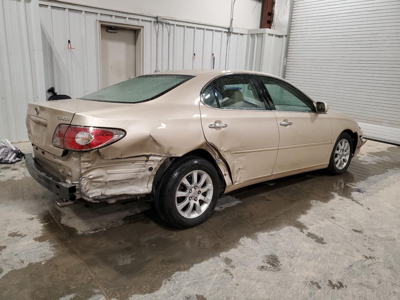 2002 Lexus ES - Image 3
